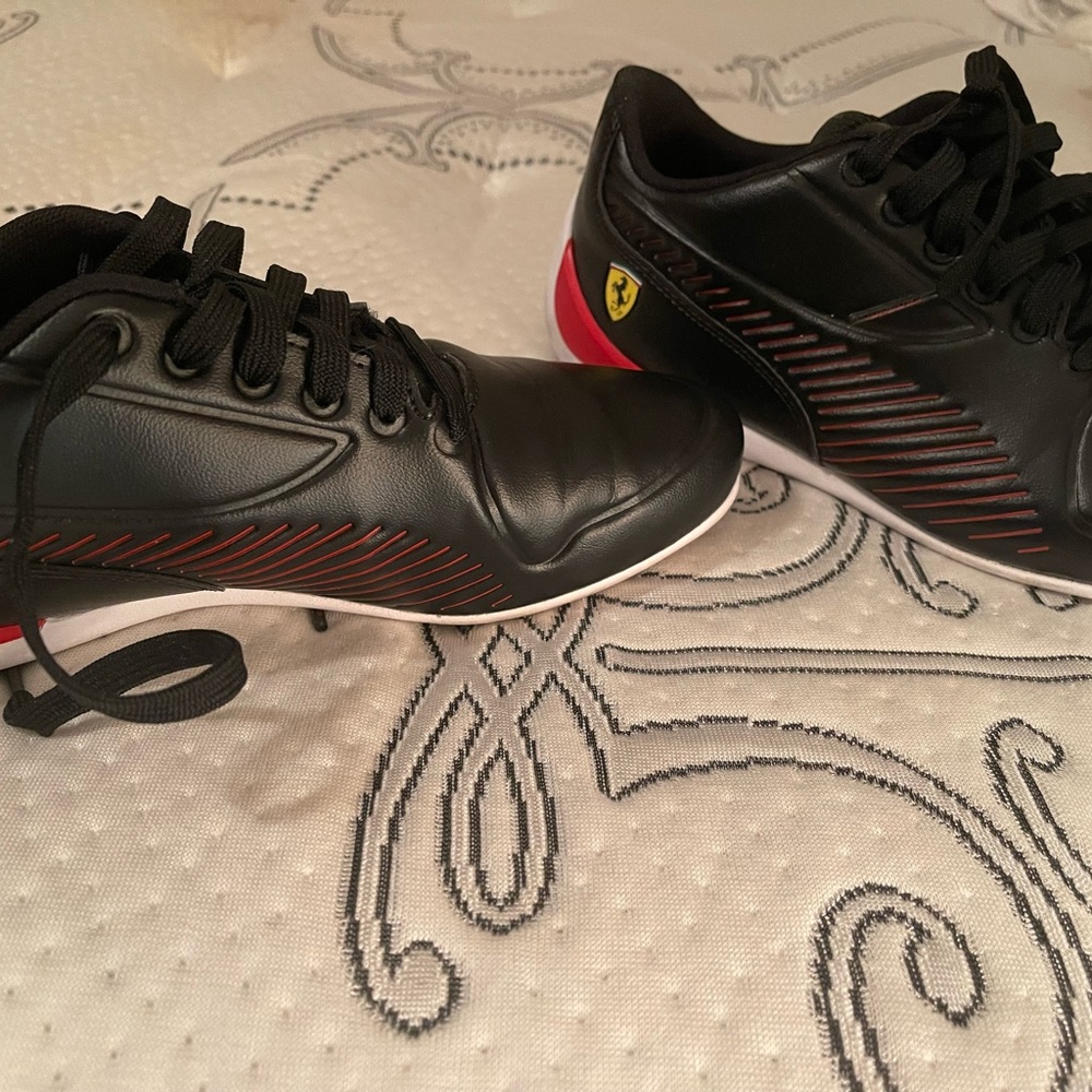 Puma Ferrari Women’s Sneakers